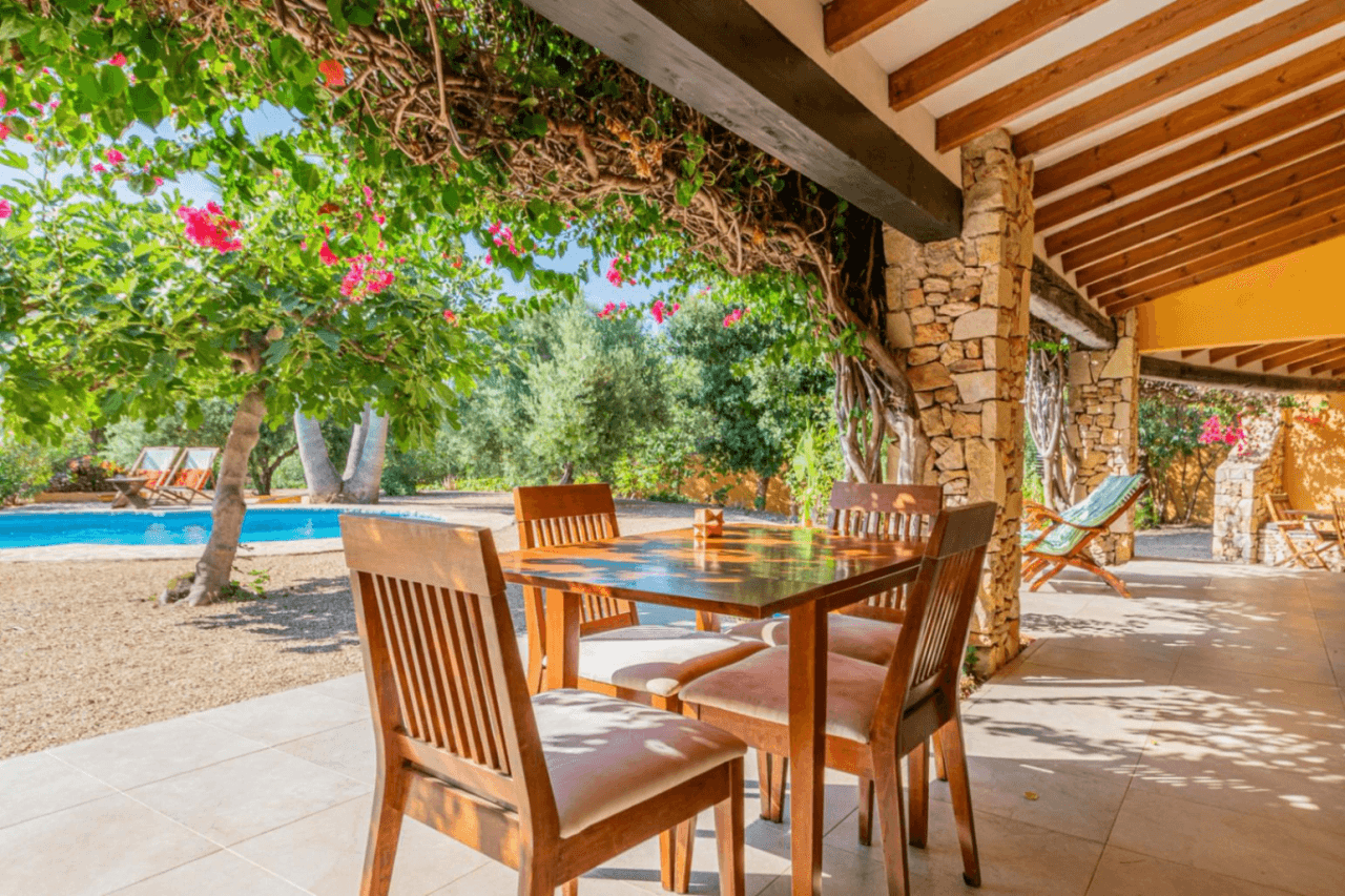Chalet en venta en Camp d'esports, Lérida con piscina y 3 habitaciones