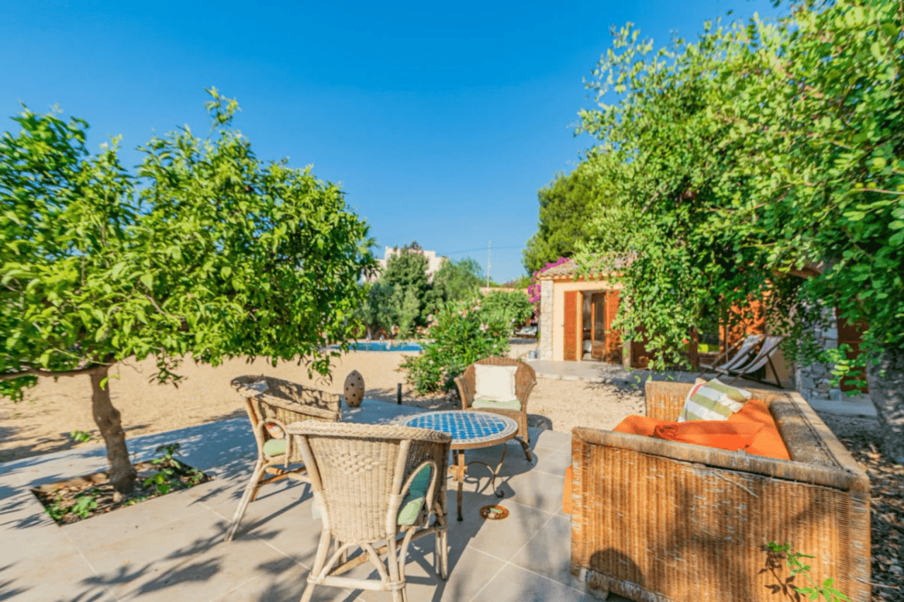 Chalet en venta en Camp d'esports, Lérida con piscina y 3 habitaciones