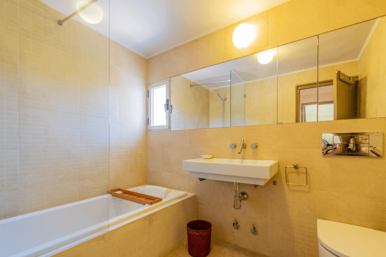 Chalet en venta en Camp d'esports, Lérida con piscina y 3 habitaciones