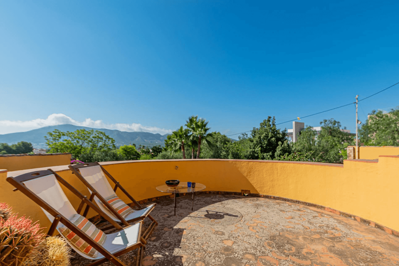 Chalet en venta en Camp d'esports, Lérida con piscina y 3 habitaciones